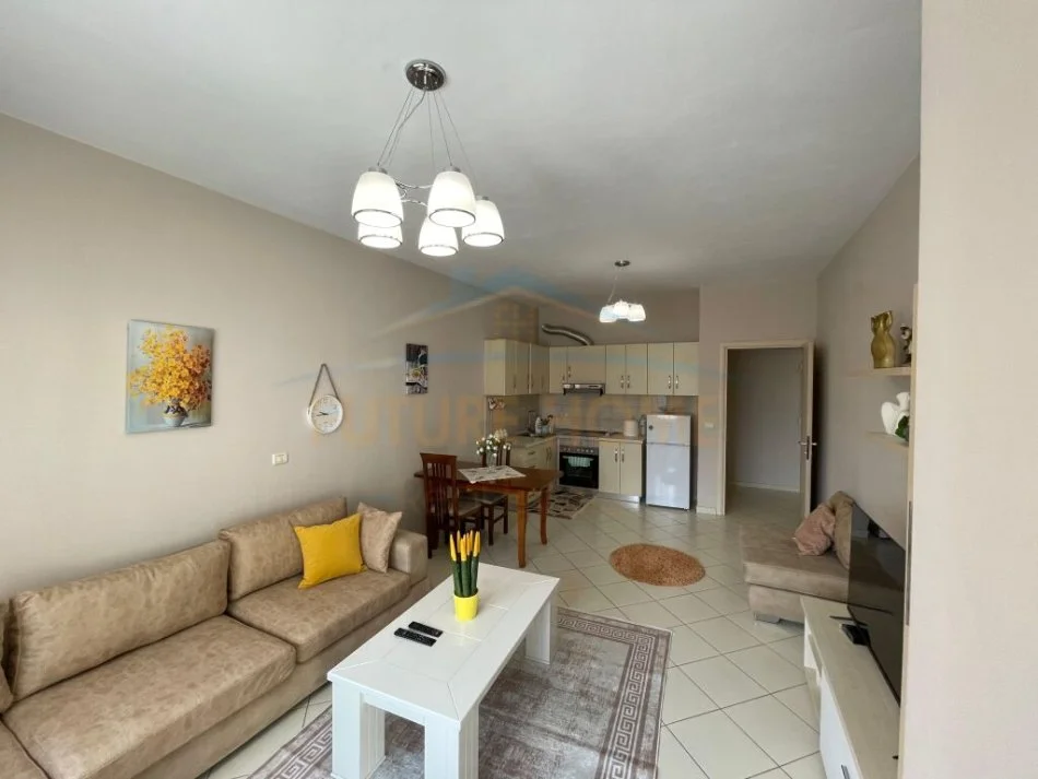 Tirane, jepet me qera apartament 1+1 Kati 5, 75 m² 500 € (STACIONI I TRENIT)