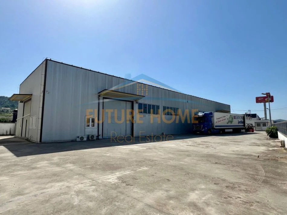 Tirane, jepet me qera magazine Kati 0, 1.850 m² 3.000 € (Vore)