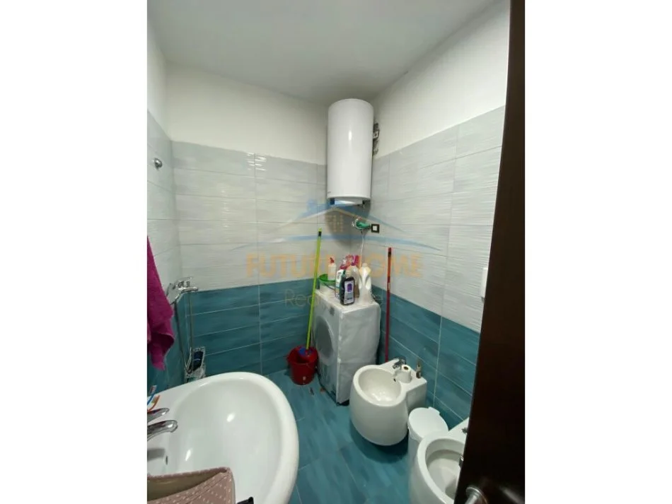 Tirane, shes 2+1 Kati 3, 95 m² 170.000 € (Selite)