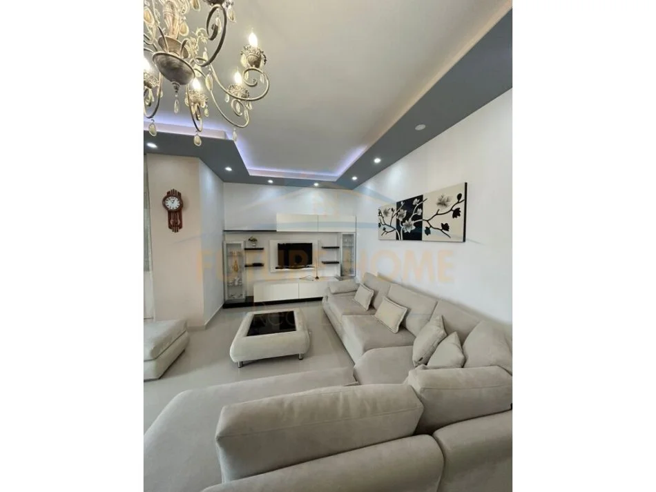 Tirane, jepet me qera 3+1+Ballkon Kati 1, 138 m² 450 € (Kodra e Priftit)