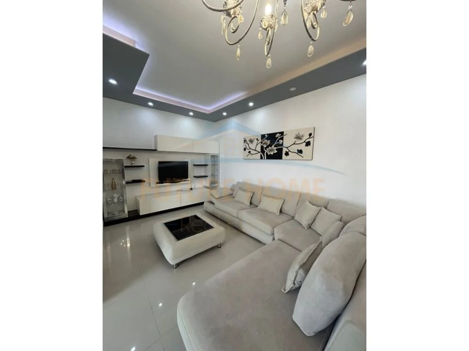 Tirane, jepet me qera 3+1+Ballkon Kati 1, 138 m² 450 € (Kodra e Priftit)