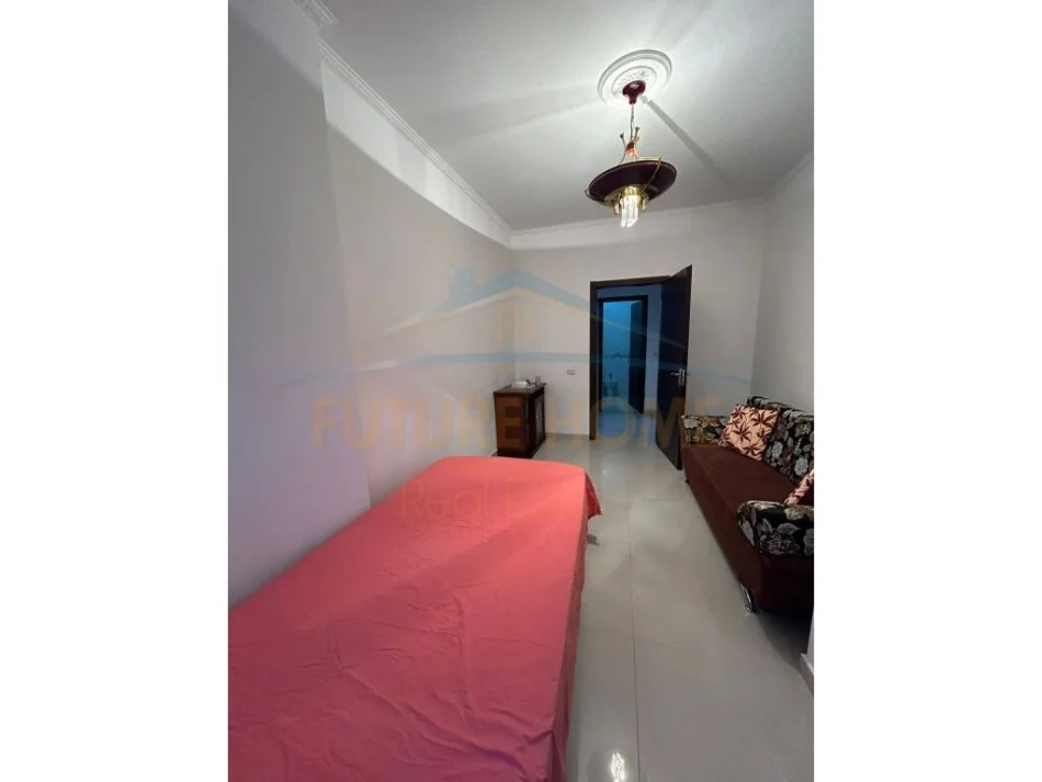 Tirane, jepet me qera apartament 3+1+Ballkon Kati 1, 138 m² 450 € (Kodra e Priftit)