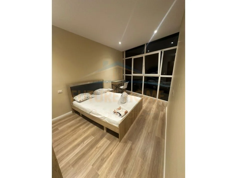 Tirane, jepet me qera apartament 1+1 Kati 9, 65 m² 500 € (Unaza e Re)