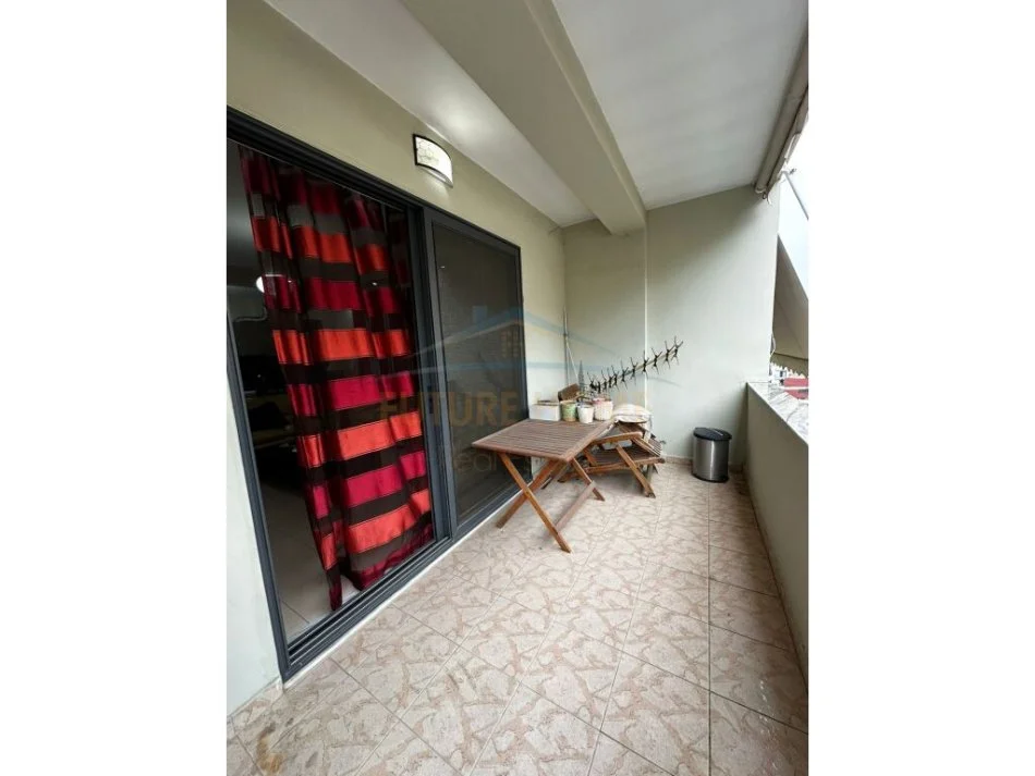 Tirane, jepet me qera apartament 1+1+Ballkon Kati 3, 75 m² 450 € (Kodra e Diellit)