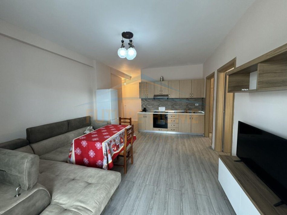 jepet me qera 2+1 Kati 8, 85 m² 470 € (unaza e re)