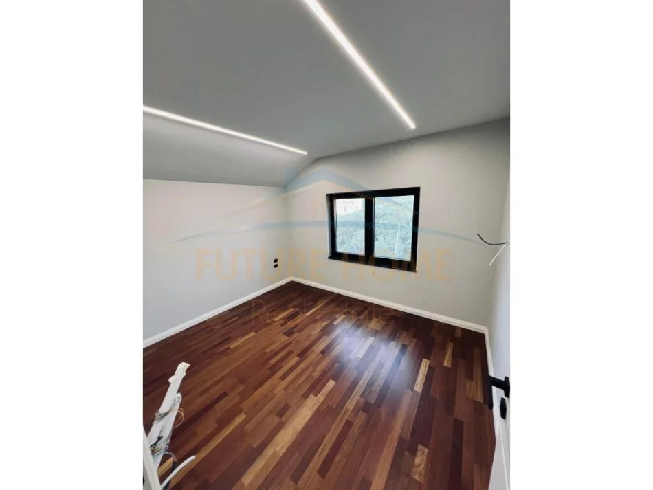 Tirane, jepet me qera Vile 3 Katshe , 1.000 m² 3.500 € (Farke)