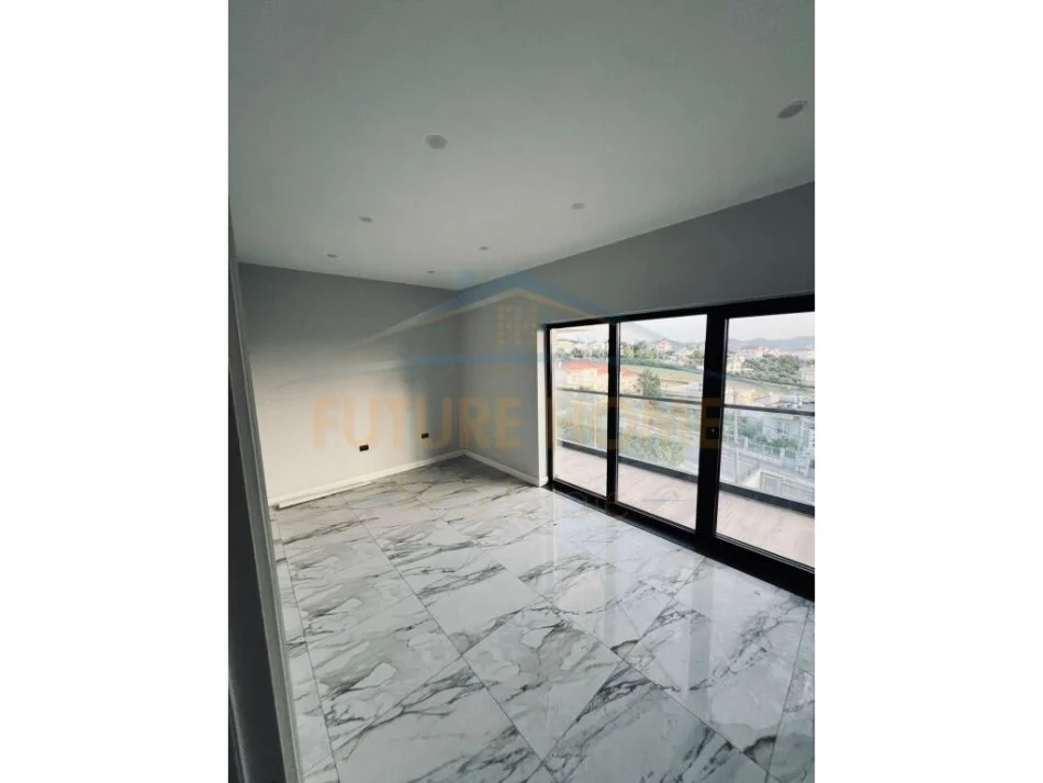 Tirane, jepet me qera Vile 3 Katshe , 1.000 m² 3.500 € (Farke)