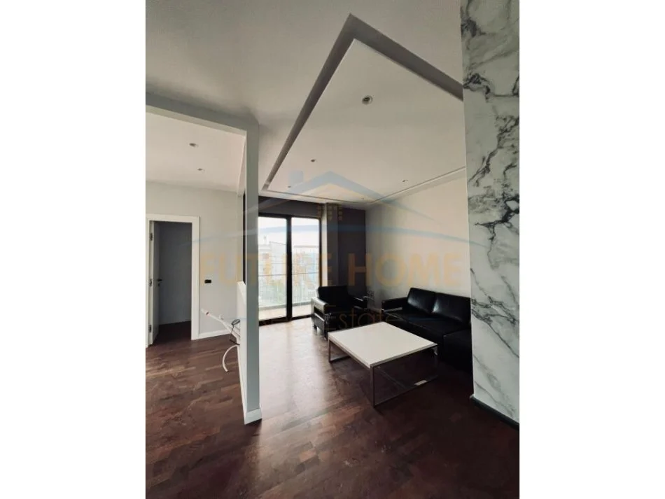 Tirane, jepet me qera Vile 3 Katshe , 1.000 m² 3.500 € (Farke)