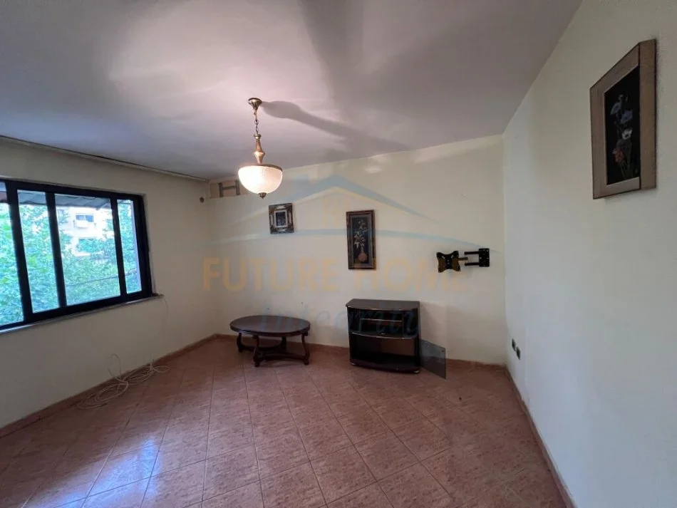 Tirane, shes apartament 2+1 Kati 4, 75 m² 170.000 € (Ali Demi)