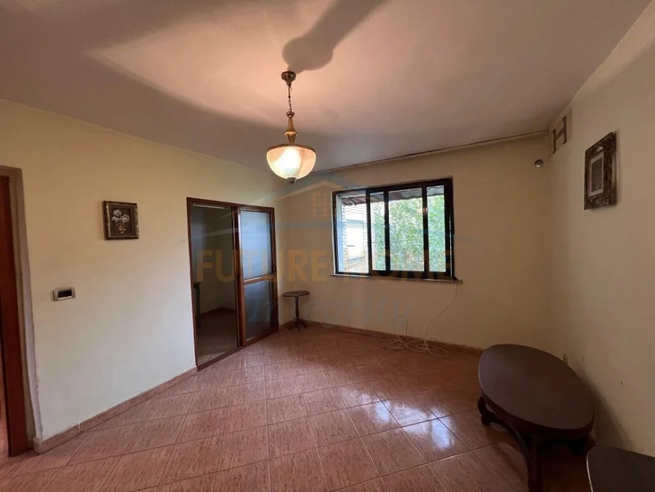 Tirane, shes apartament 2+1 Kati 4, 75 m² 170.000 € (Ali Demi)