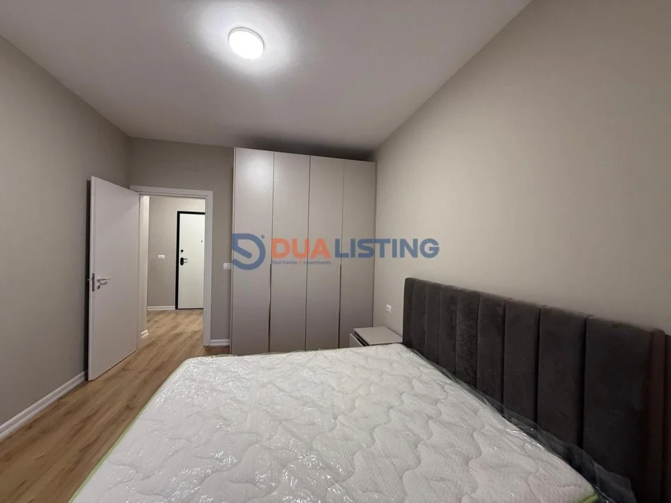 Tirane, jepet me qera apartament 1+1 Kati 10, 70 m² 700 € (Zogu i Zi)