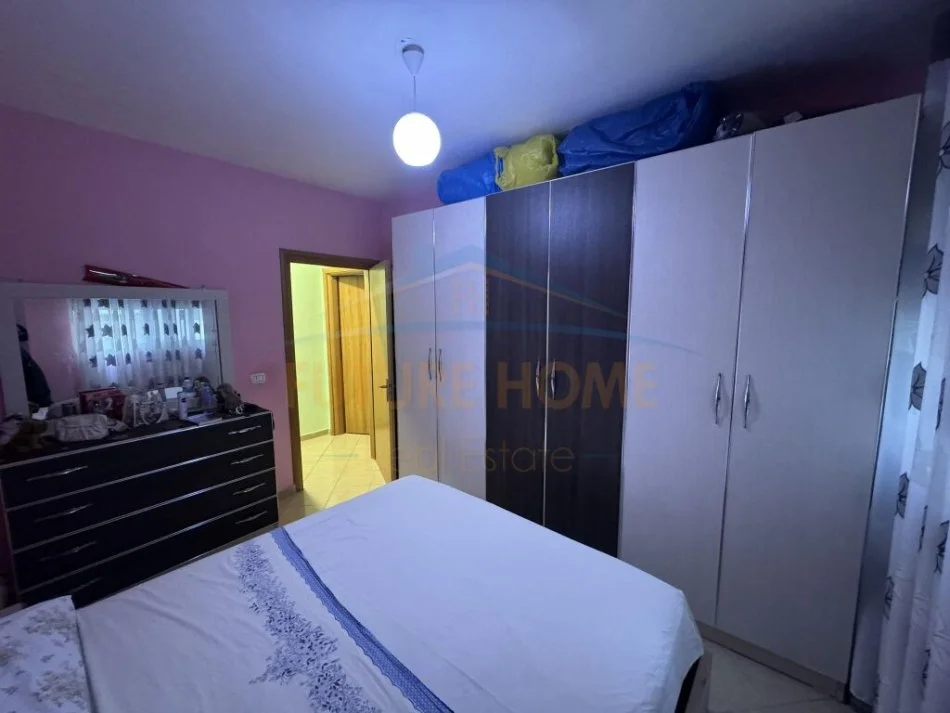 Tirane, shitet apartament 2+1+Ballkon Kati 3, 102 m² 128.000 € (Unaza e Re)