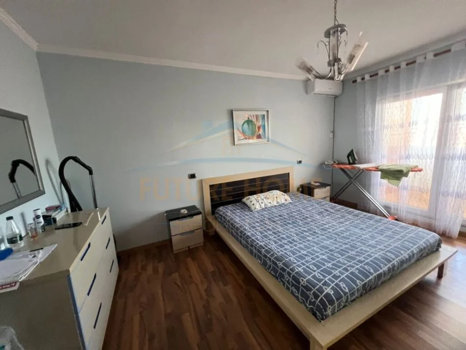 Durres, shitet apartament 3+1 Kati 5, 140 m² 125.000 € (Prane Stadiumit, Durres)