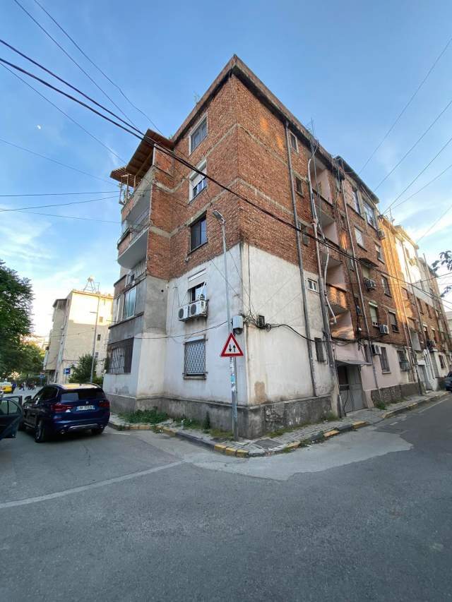 Tirane, shes apartament Kati 1, 76 m² 95.000 Euro (Rruga Elbasanit)