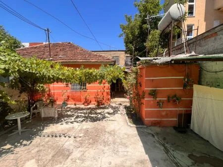 Tirane, shitet toke , 200 m² 250.000 € (Rruga Shemsi Haka, Ali Demi, Tiranë,Shqipëria AREA42501)