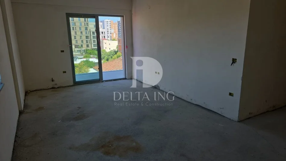 Tirane, shitet apartament 2+1+Aneks+Ballkon Kati 3, 110 m² 191.500 € (Ish Fusha e Aviacionit)