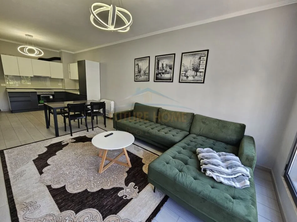 Tirane, jepet me qera apartament 1+1 Kati 1, 65 m² 400 € (5 MAJI)