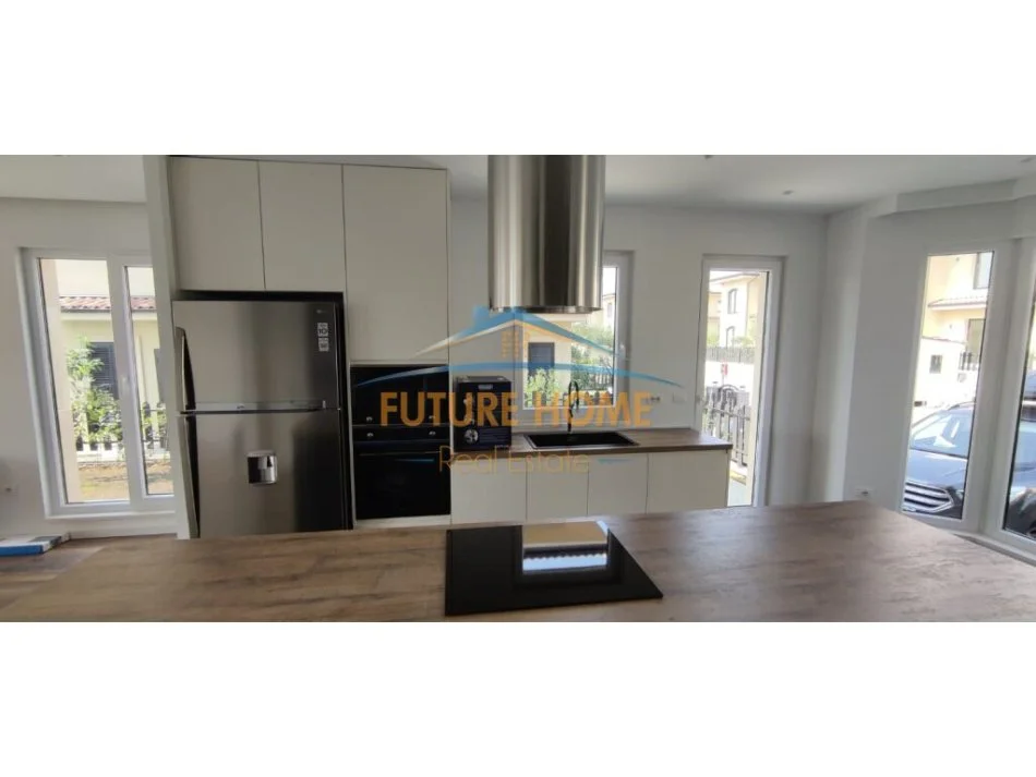 Tirane, jepet me qera Vile 4+1+Ballkon Kati 1, 168 m² 2.500 € (Farke)