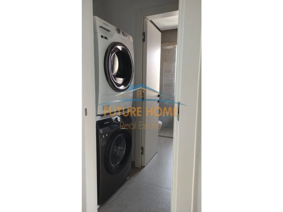 Tirane, jepet me qera Vile 4+1+Ballkon Kati 1, 168 m² 2.500 € (Farke)
