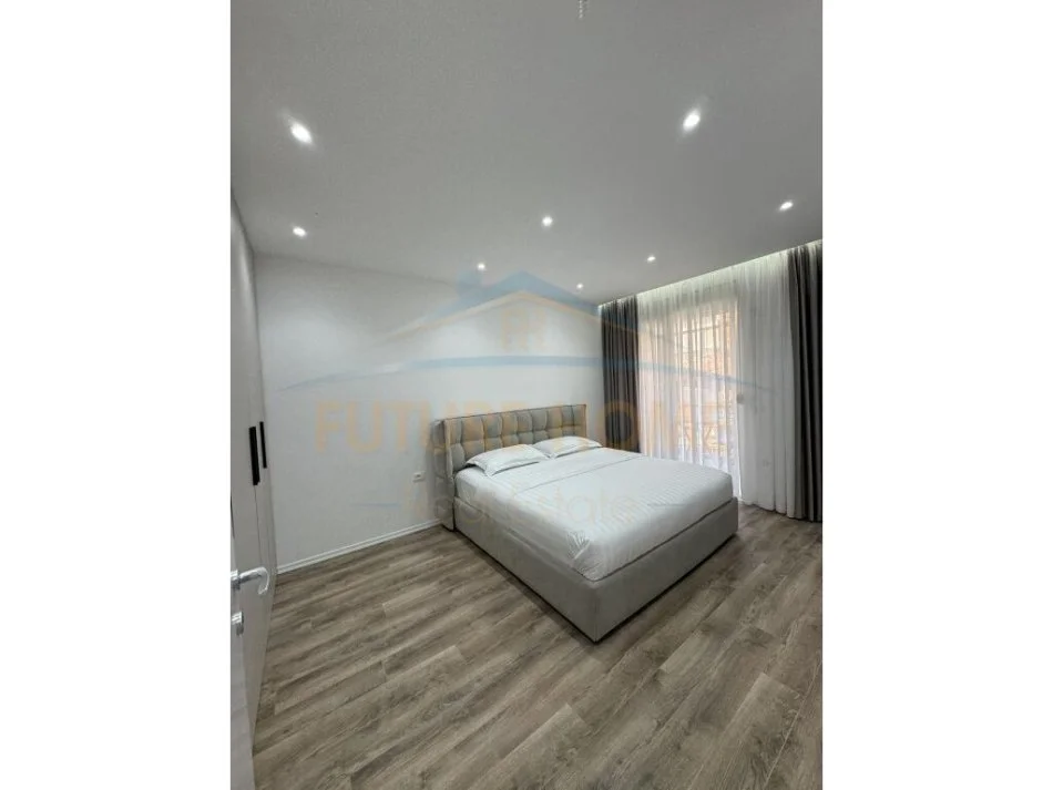 Tirane, jepet me qera apartament 2+1+Ballkon Kati 2, 70 m² 900 € (Rruga e Bogdaneve)