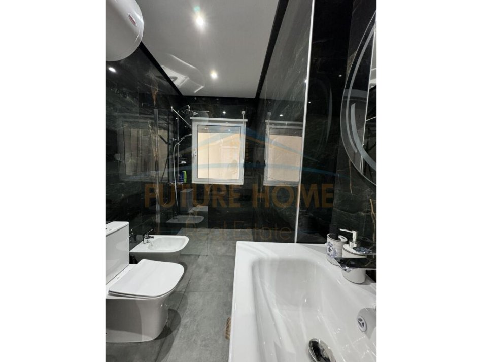Tirane, jepet me qera apartament 2+1 Kati 2, 70 m² 900 € (Rruga e Bogdaneve)
