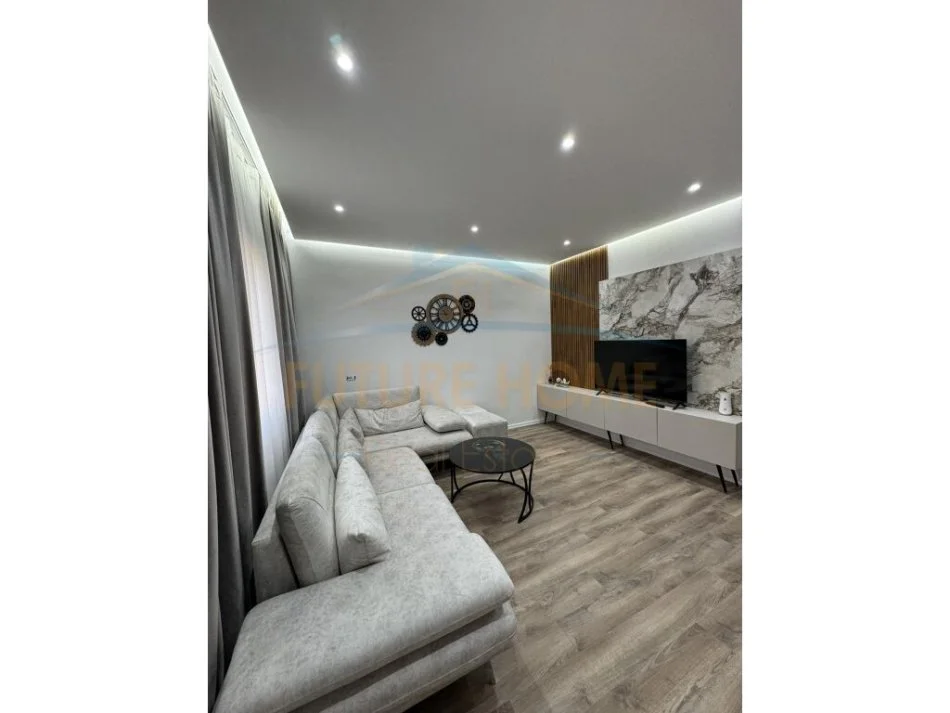 Tirane, jepet me qera apartament 2+1 Kati 2, 70 m² 900 € (Rruga e Bogdaneve)