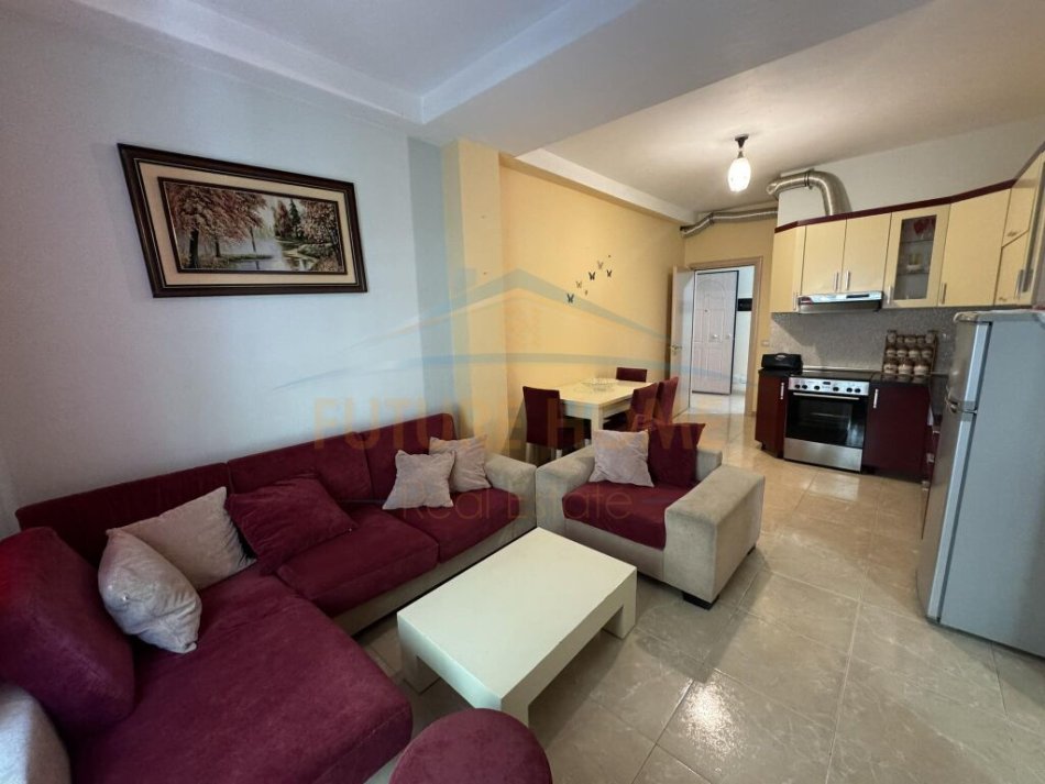 Tirane, jepet me qera apartament 2+1 Kati 2, 100 m² 390 € (Rruga Muhamet Deliu)