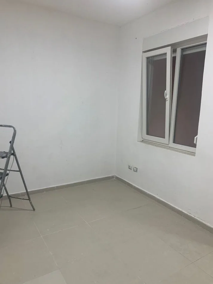 Durres, jepet me qera Kati 1, (Ish Rajoni Policise)