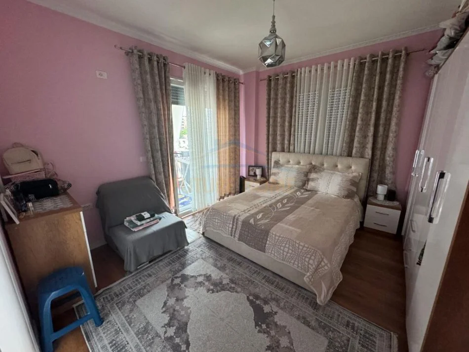 Tirane, shitet apartament 2+1 Kati 3, 97 m² 155.000 € (5 Maj)
