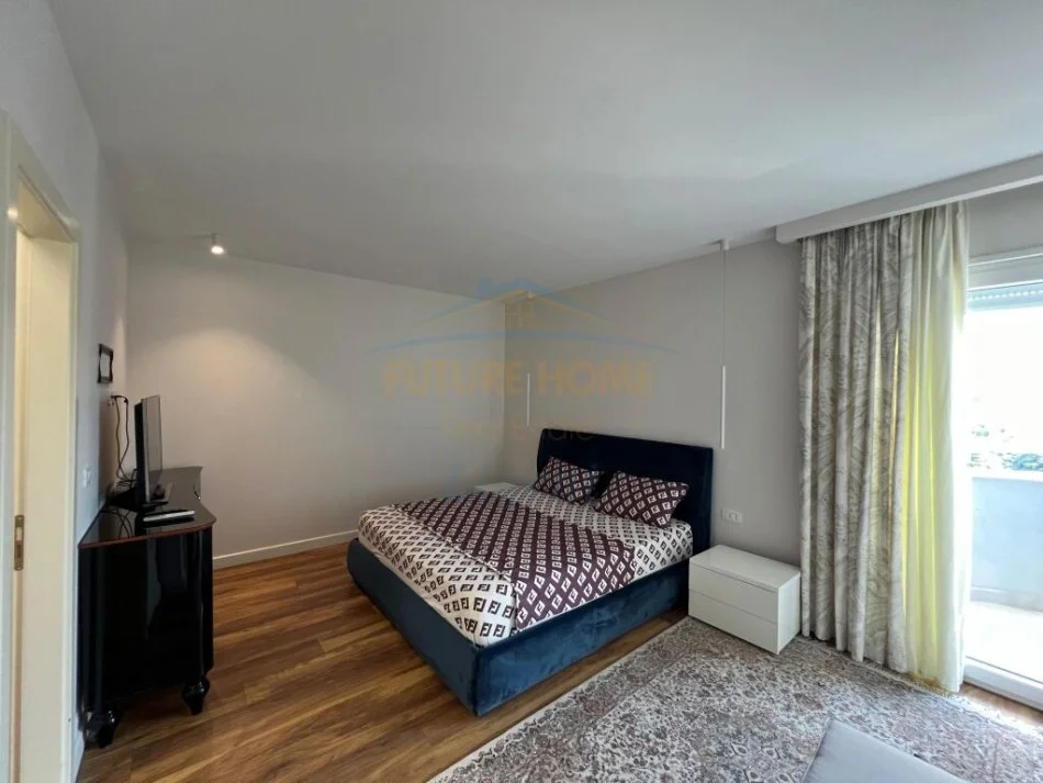 Tirane, jepet me qera apartament 2+1+Ballkon Kati 11, 137 m² 2.500 € (Blloku)