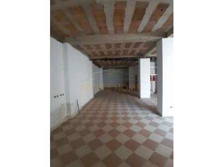 Shitje, Ambient Biznesi, rruga Muhamet Gjollesha, 21 Dhjetori, Tiranë. AREA42536