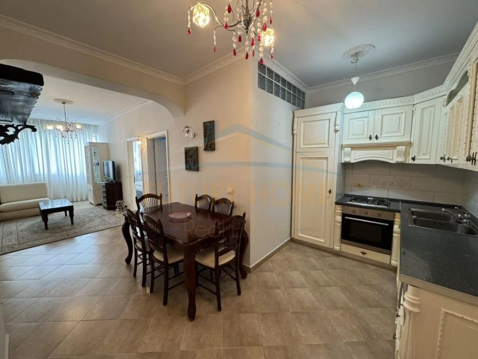 Tirane, jepet me qera apartament 2+1 Kati 2, 102 m² 600 € (Komuna e Parisit)