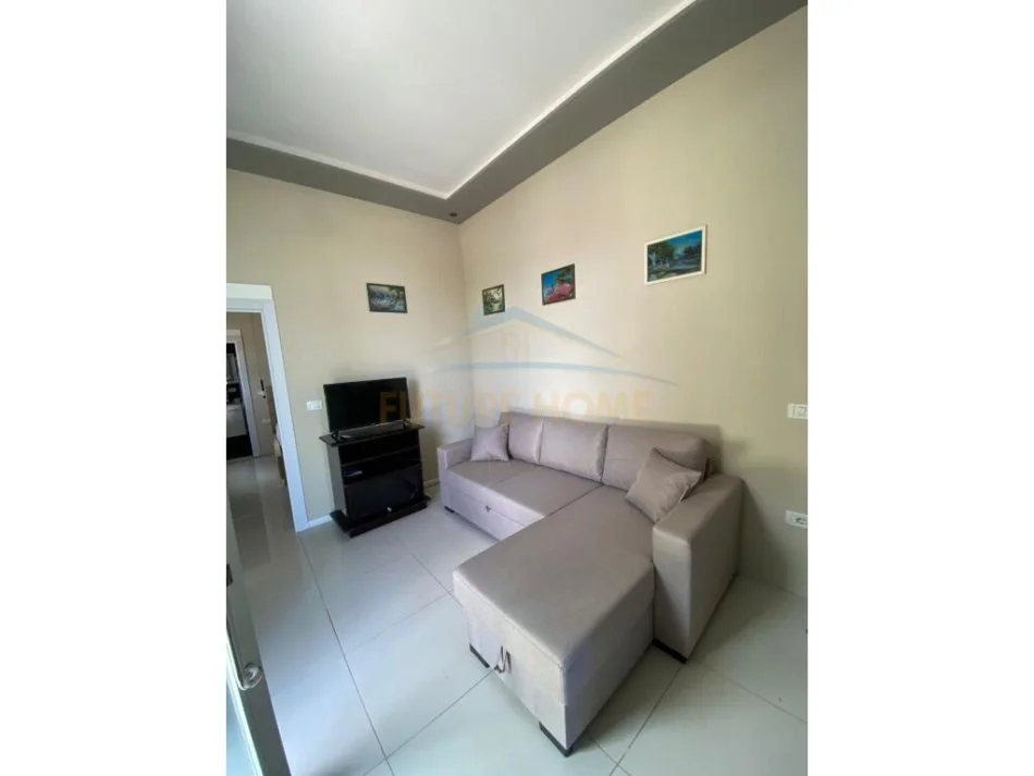 Shitet, Apartament 1+1, afër me Le Palazzine, Vlore.RV42555
