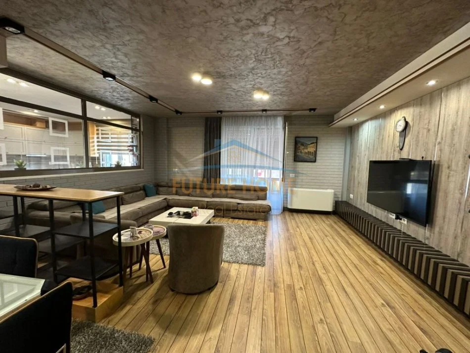 Tirane, jepet me qera apartament 2+1+Aneks+Ballkon Kati 3, 192 m² 1.900 € (Myslym Shyri)