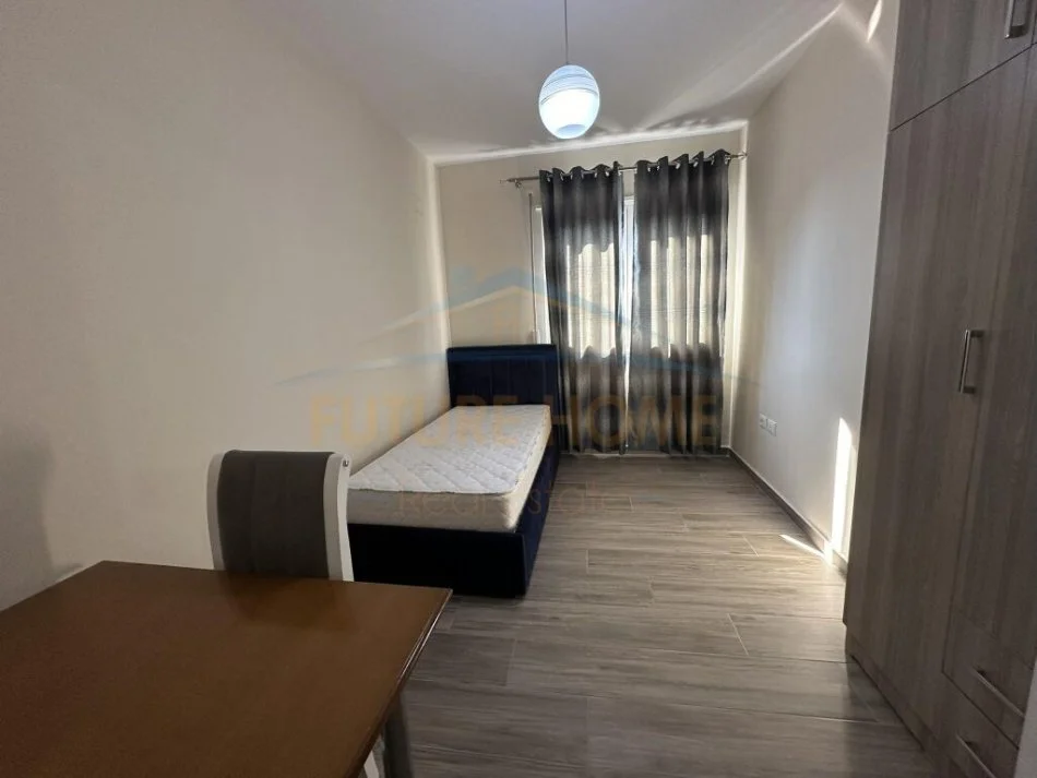 Tirane, jepet me qera apartament 2+1 Kati 5, 98 m² 500 € (UNAZA RE) UNA42576