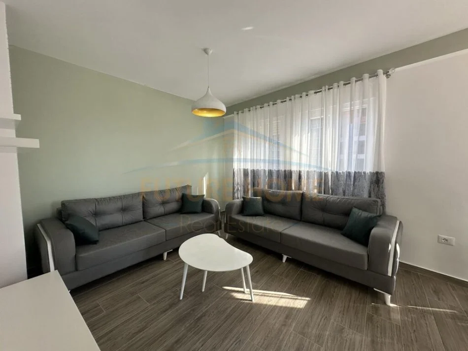 Tirane, jepet me qera apartament 2+1+Ballkon Kati 5, 98 m² 500 € (Unaza e Re)