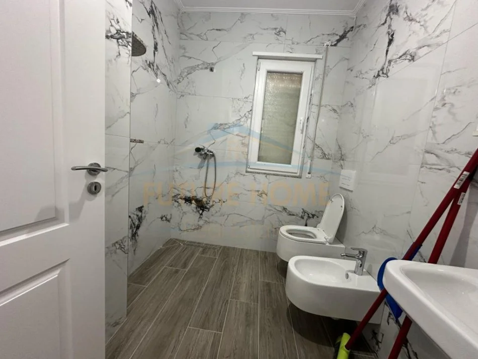 Tirane, jepet me qera apartament 2+1 Kati 5, 98 m² 500 € (UNAZA RE) UNA42576