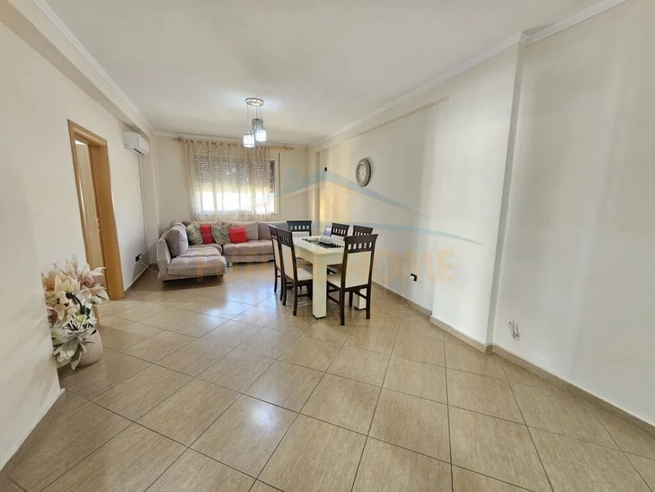 Durres, shitet apartament 2+1 Kati 5, 98 m² 125.000 € (Plazh , Durres)