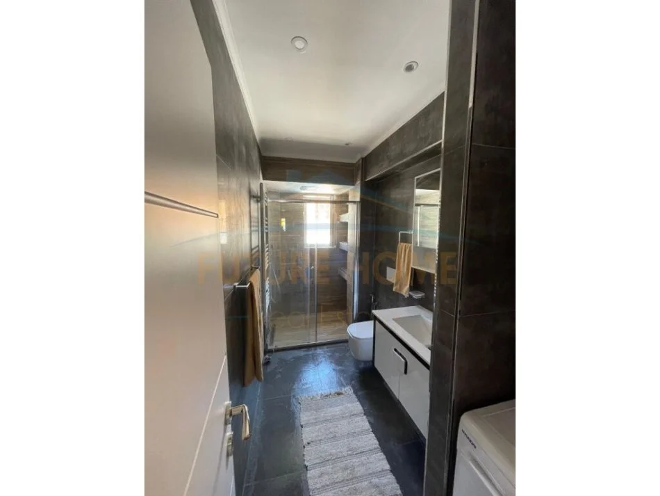 Durres, shitet apartament 2+1 Kati 3, 81 m² 135.000 € (Prane Tatimeve , Durres)