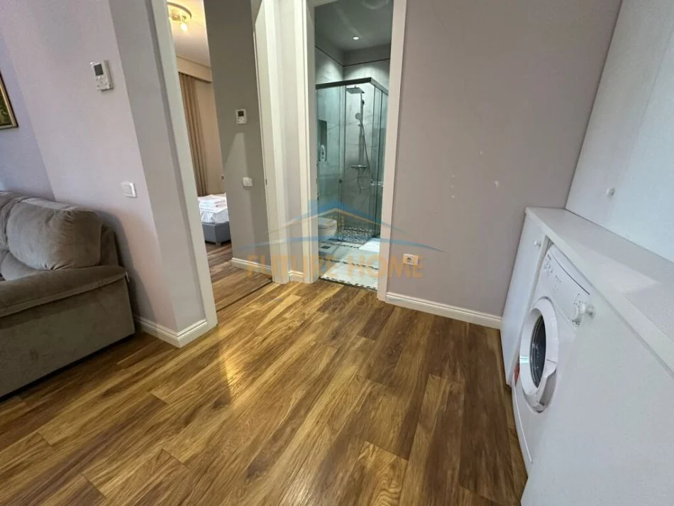 Tirane, jepet me qera apartament 1+1 Kati 4, 73 m² 700 € (Kompleksi Delijorgji)