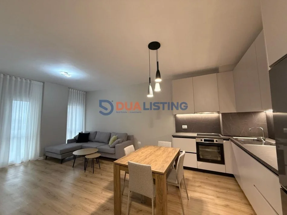 Tirane, jepet me qera apartament 1+1 Kati 10, 70 m² 700 € (Zogu i Zi)