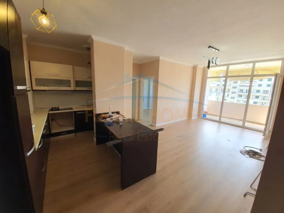 Durres Plazh, shitet apartament 2+1+Ballkon Kati 7, 87 m² 100.000 € (Pavarsia)