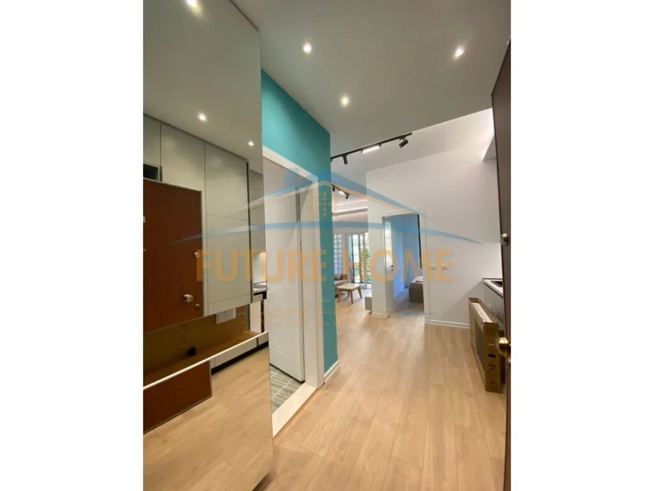 Tirane, jepet me qera apartament 1+1+Ballkon Kati 2, 48 m² 600 € (Kodra e Diellit)