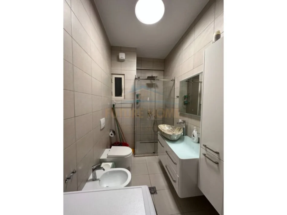 Tirane, shitet apartament Kati 6, 95 m² 165.000 € (Residenca Tirana Golden Park, AREA42599)