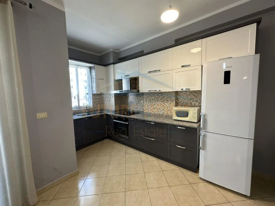 Tirane, qera apartament 2+1 Kati 6, 95 m² (UNAZA E RE)