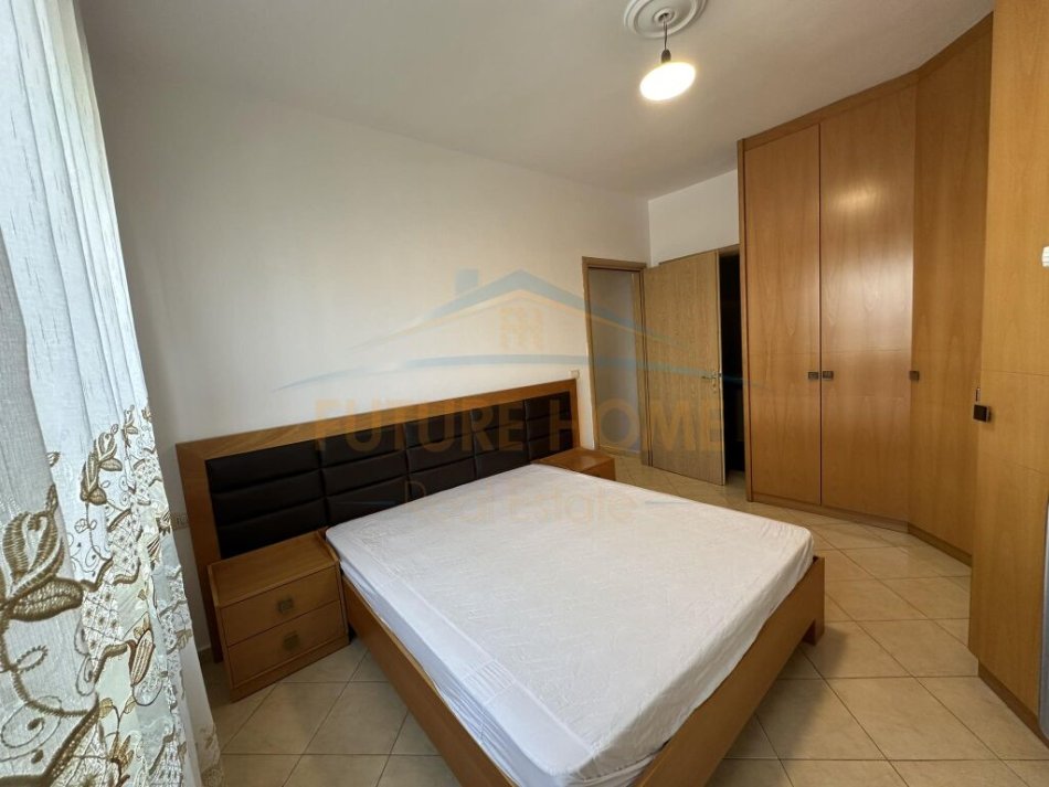 Tirane, jepet me qera 2+1+Ballkon Kati 6, 98 m² 500 € (rruga teodor keko astir)