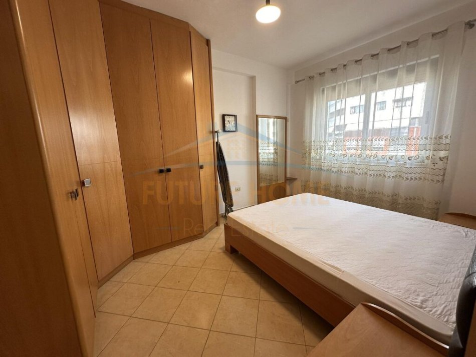 Tirane, jepet me qera 2+1+Ballkon Kati 6, 98 m² 500 € (rruga teodor keko astir)