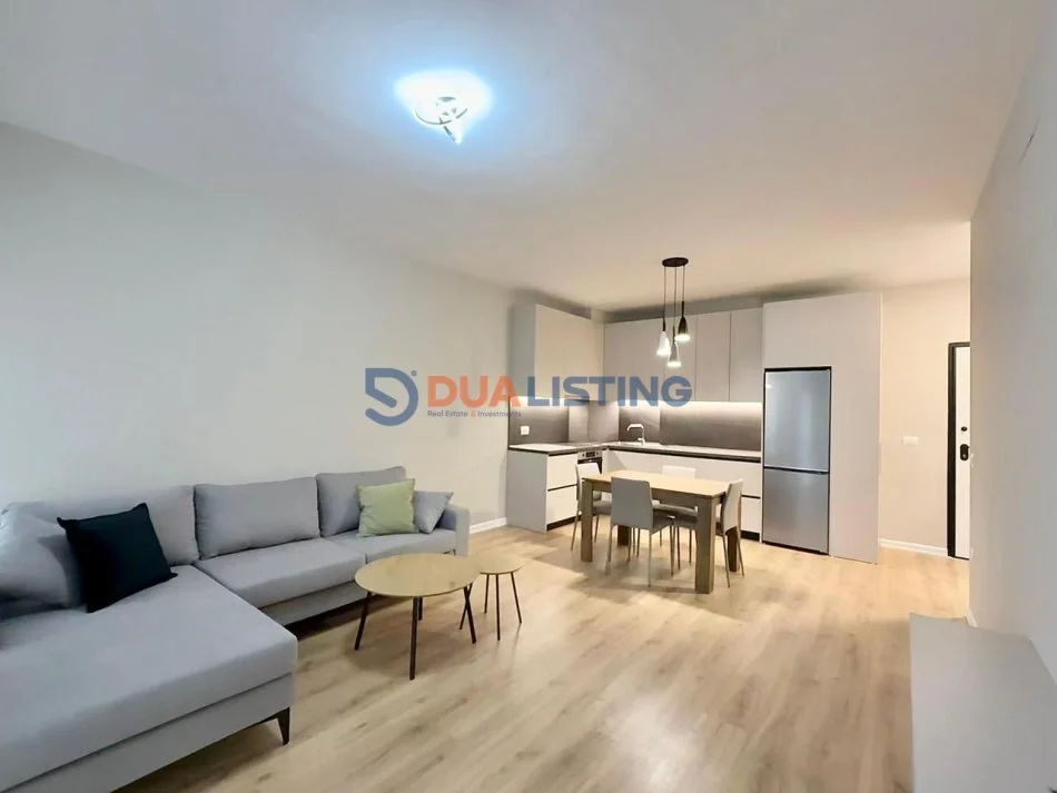 Tirane, jepet me qera apartament 1+1 Kati 10, 70 m² 700 € (Zogu i Zi)