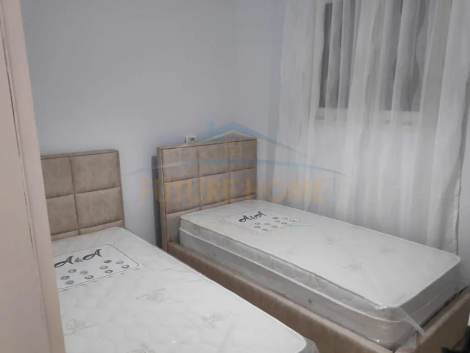 Tirane, jepet me qera apartament 2+1 Kati 1, 74 m² 450 € (Porcelan)