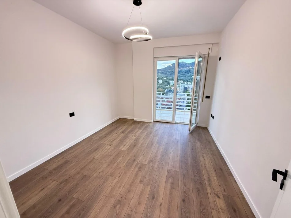Tirane, shitet apartament 2+1+Aneks+Ballkon Kati 5, 120 m² 230.000 € (liqeni i thate)